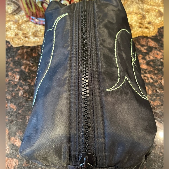 Black Travel Unisex Bag With Stitched Detail - Picture 5 of 12